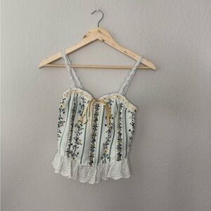 Thirty Thirty Floral Striped Lace Trim Cropped Tank‎